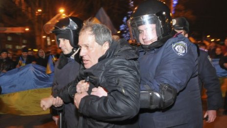 Напрежение с настървение – на прицел е Донецк