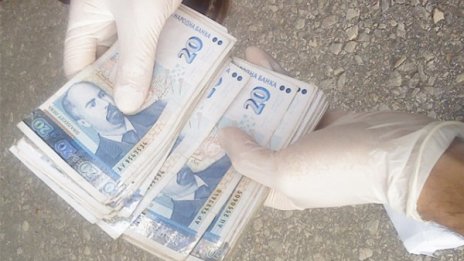 80 бона задигнали маскираните обирджии в Ямбол