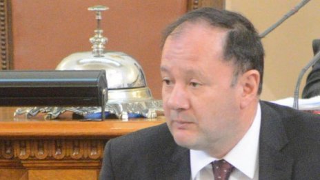 Депутатите няма да замразяват заплатите си