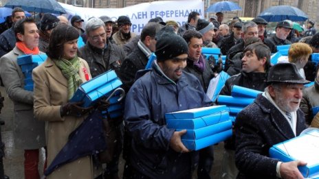 Подписката за референдум за изборните правила влезе в НС