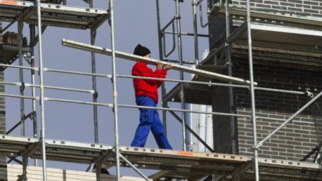 Безработицата скочила до 12,9% през 2013 г. 