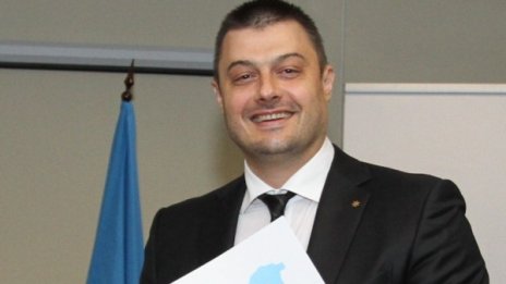 Бареков се възмути от кафето на Борисов с Местан