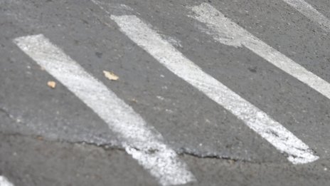 Жена загина след удар от кола на пешеходна пътека в Момина клисура