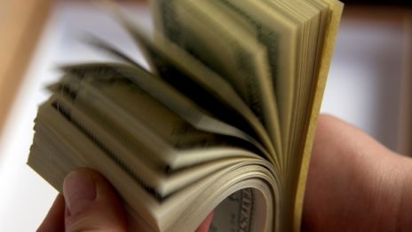 Българи в скиминг схема за $1 млн. в Канада