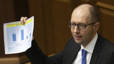 Украйна вдигна акцизите на тютюна и алкохола