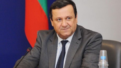 Спряхме нарастването на безработицата, радва се Адемов