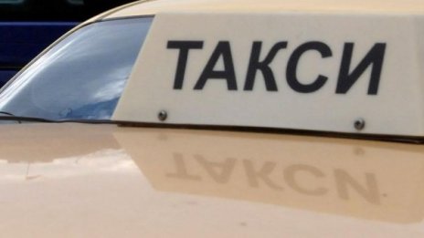 Нелегален таксиджия е засечен в Разград