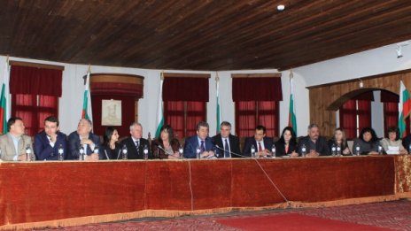 АБВ представи евролистата си: Води Калфин, втори е ген. Михов