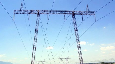 Прогноза: Цената на тока може да скочи през лятото 