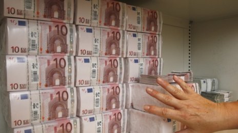 Еврогрупата одобри отпускането на ?8,3 млрд. за Гърция