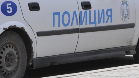 Шофьор блъсна бременна жена в Сливенско и избяга