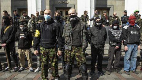 Москва притиска Украйна да разоръжи военизираните групировки