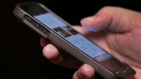 Смартфоните пречат на съня