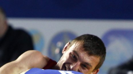 Второ злато в борбата