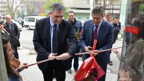 АБВ е третият път за България, отсече Първанов