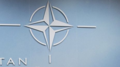 НАТО отменя "разширения достъп" в централта си за руски служители