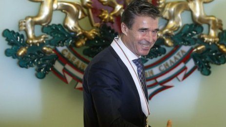 Плевнелиев награди Расмусен с орден "Стара планина"