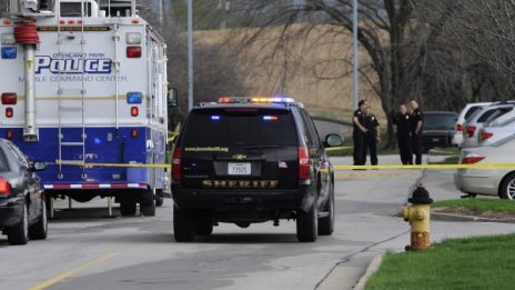 Мъж уби трима в два еврейски центъра в Канзас