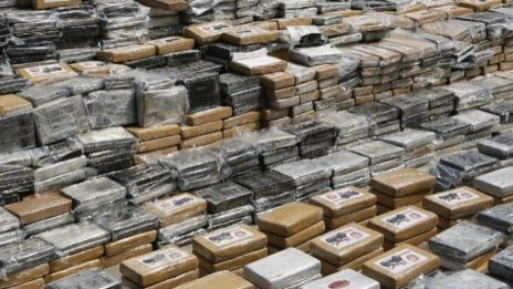 САЩ заловиха в Карибско море кокаин за над $100 млн.