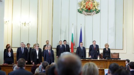 Парламентаризмът куца, страда от хронични болести, отчете Местан
