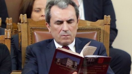 Наш дълг е да върнем доверието в институциите, зове Орешарски 