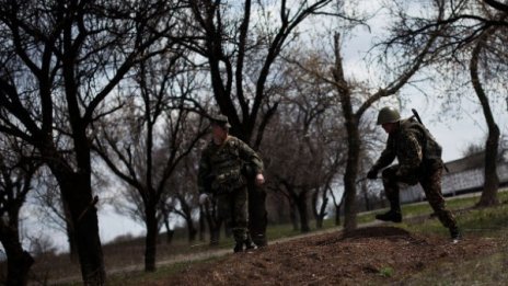 Щурм на украинска военна част в Мариупол, трима нападатели са убити 