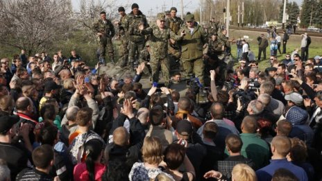 Връщат 15 украински бойни машини от Краматорск в базата им