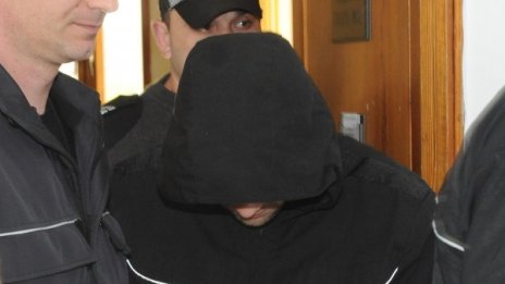 Заподозрян за убийство остава в ареста 