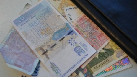 Условна присъда за данъчен, който взимал подкуп