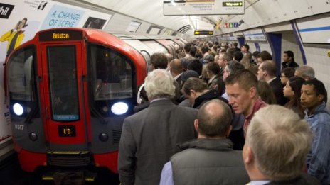 Стачка в лондонското метро създава затруднения за милиони пътници 
