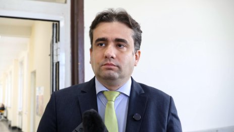 Божанов, ПП-ДБ: Ваня Стефанова също е свързана с Пеевски