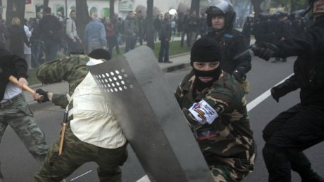300 проруски активисти щурмуваха прокуратурата в Донецк 