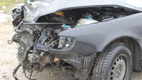 Един човек е загинал при катастрофа през денонощието