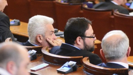 "Атака" иска извънредно заседание на НС заради Украйна