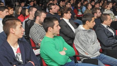 Ще има повече студенти по медицина, педагогически и технически науки