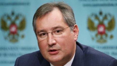 Рогозин вече е в Москва, върнатият самолет бил с делегати