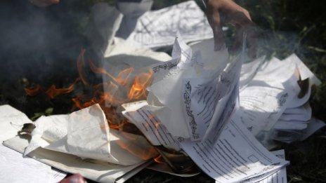 Референдумите в Източна Украйна: хаос и фалшификации