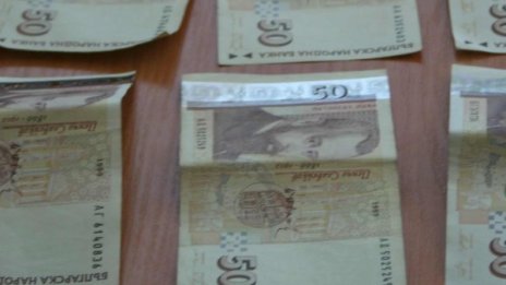 Над 5 бона и 4 кг сребро задигнаха от бургаски офис