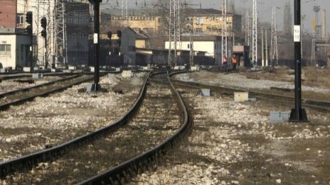 Над 30 пострадали при удар между влак и автобус в Македония