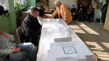 Предизборната кампания е умерено посредствена