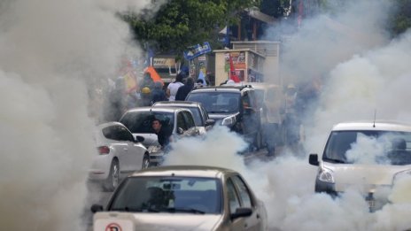 Турската полиция разпръсна протести със сълзотворен газ 