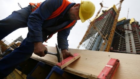 Безработицата се задържа на ниво от 13% към март 