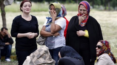 Жертвите от взрива в мината в Сома вероятно ще са над 300