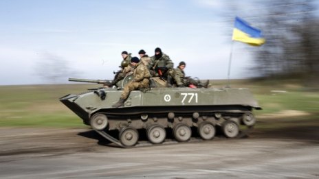 Стрелба, взривове в Краматорск и Славянск през нощта