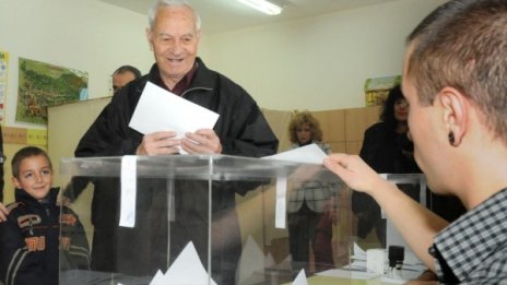 При ниска активност БСП побеждава, при висока – ГЕРБ