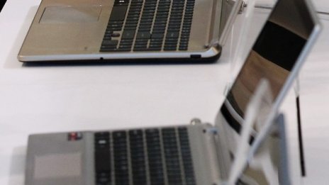 Селфи, ваканцувам и гуглирам сред новите думи в езика ни