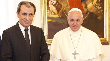 Папа Франциск прие на аудиенция Пламен Орешарски