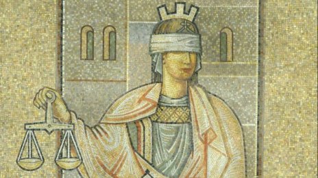 Осъдиха счетоводителка на 3 години затвор за данъчна измама