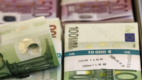 Милиардер от Хонконг мести бизнеса си у нас