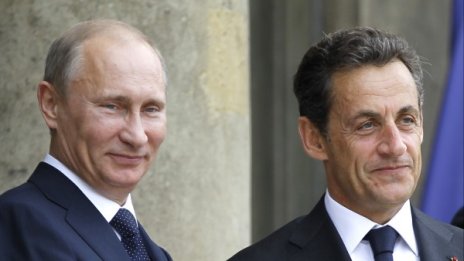 Саркози се е срещнал с Путин в Русия